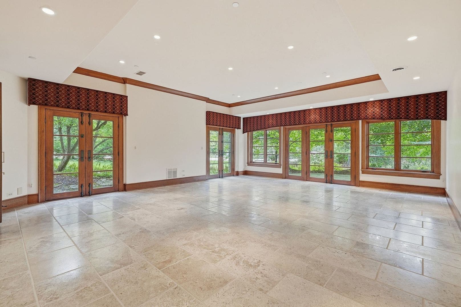 16 Riva Ridge, Lemont, IL 60439 16 Riva Ridge, Lemont, IL 60439