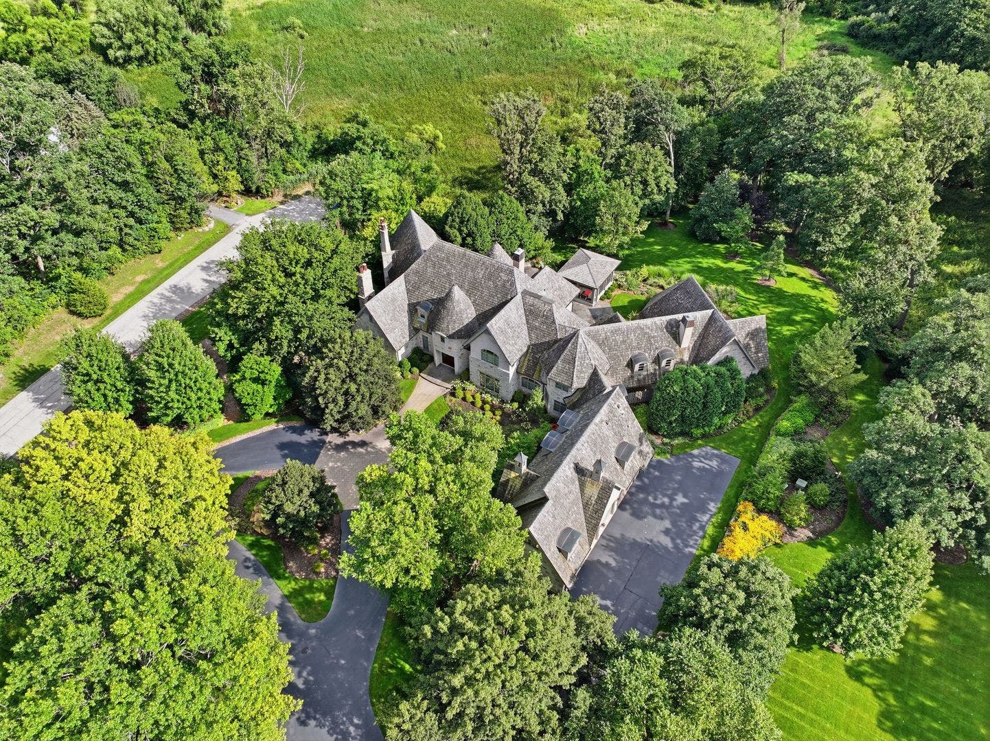 16 Riva Ridge, Lemont, IL 60439 16 Riva Ridge, Lemont, IL 60439