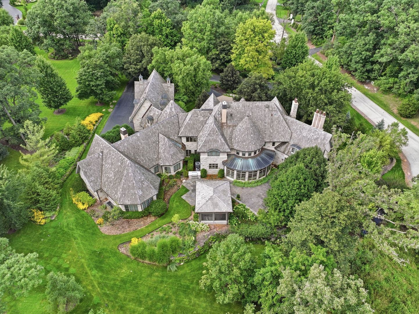 16 Riva Ridge, Lemont, IL 60439 16 Riva Ridge, Lemont, IL 60439