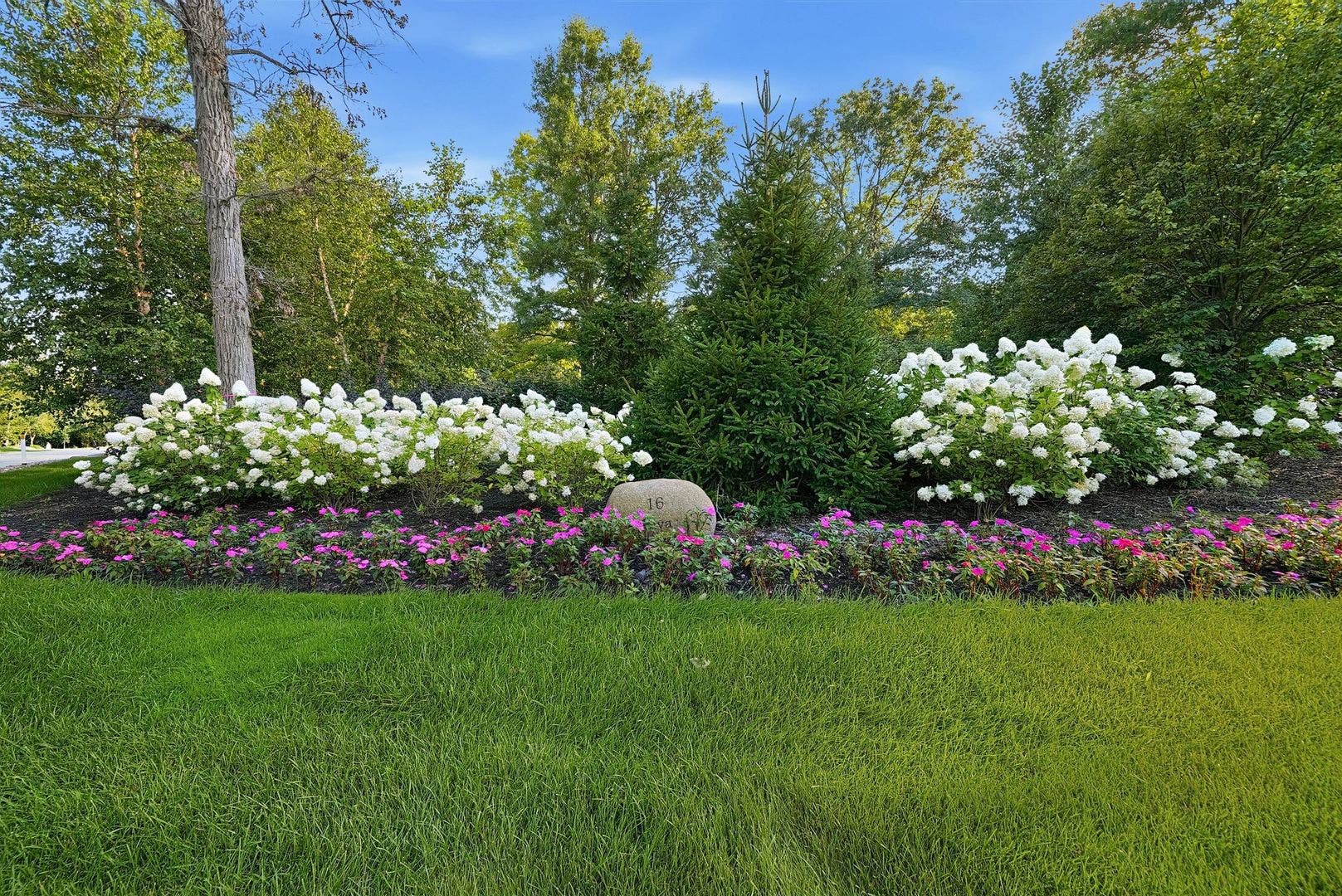 16 Riva Ridge, Lemont, IL 60439 16 Riva Ridge, Lemont, IL 60439