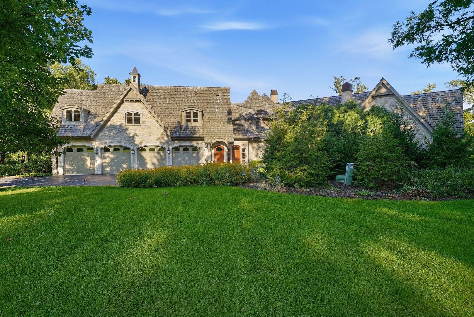 16 Riva Ridge, Lemont, IL 60439 16 Riva Ridge, Lemont, IL 60439