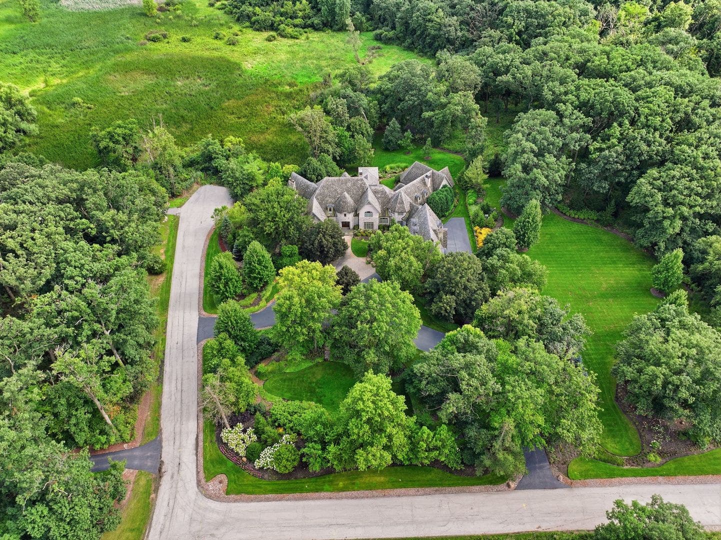16 Riva Ridge, Lemont, IL 60439 16 Riva Ridge, Lemont, IL 60439