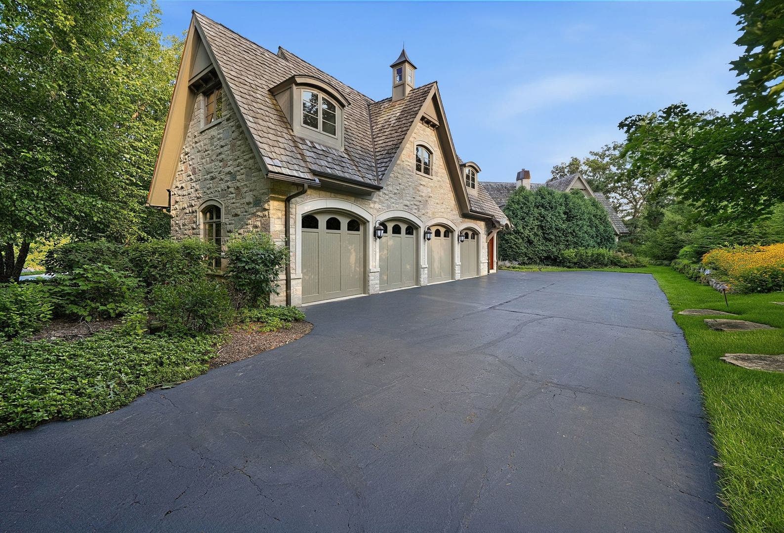 16 Riva Ridge, Lemont, IL 60439 16 Riva Ridge, Lemont, IL 60439