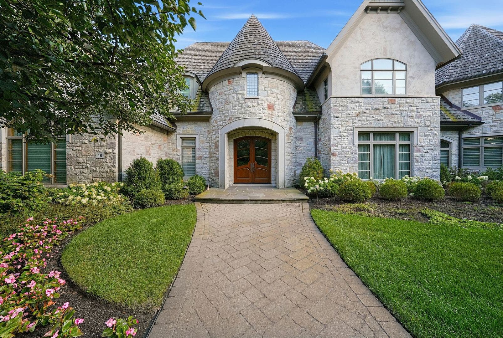 16 Riva Ridge, Lemont, IL 60439 16 Riva Ridge, Lemont, IL 60439