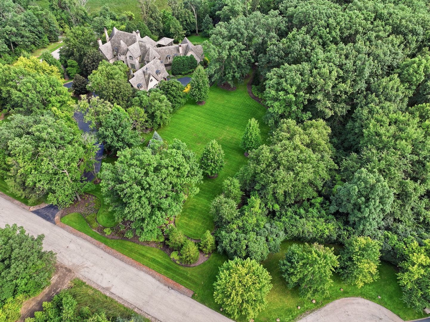 16 Riva Ridge, Lemont, IL 60439 16 Riva Ridge, Lemont, IL 60439