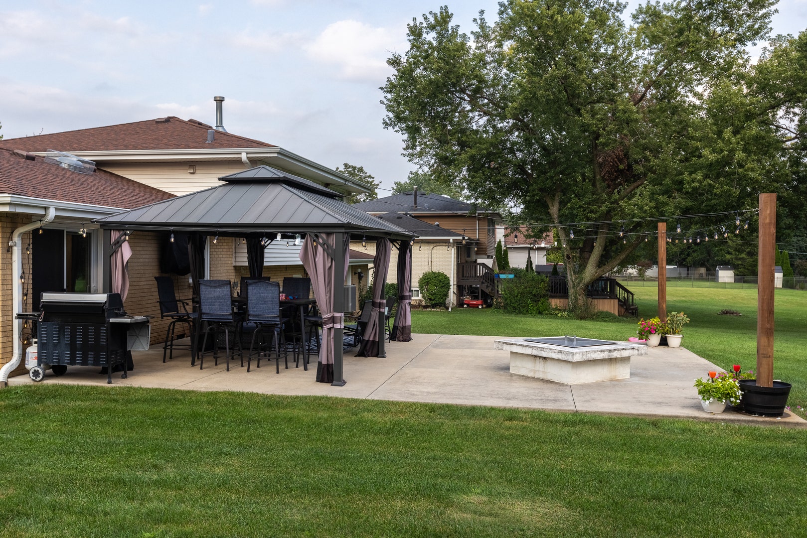 6121 James Street, Tinley Park, IL 60477 6121 James Street, Tinley Park, IL 60477