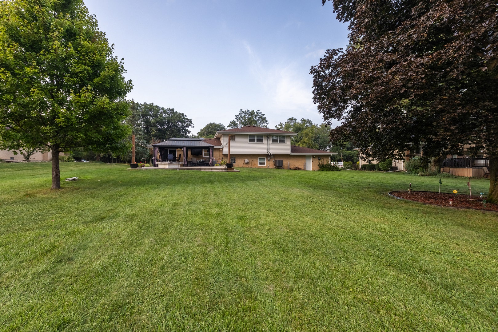 6121 James Street, Tinley Park, IL 60477 6121 James Street, Tinley Park, IL 60477