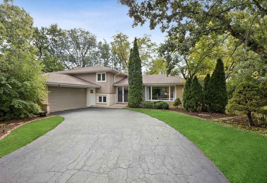 Property photo for 7525 W Manitoba Drive, Palos Heights, IL