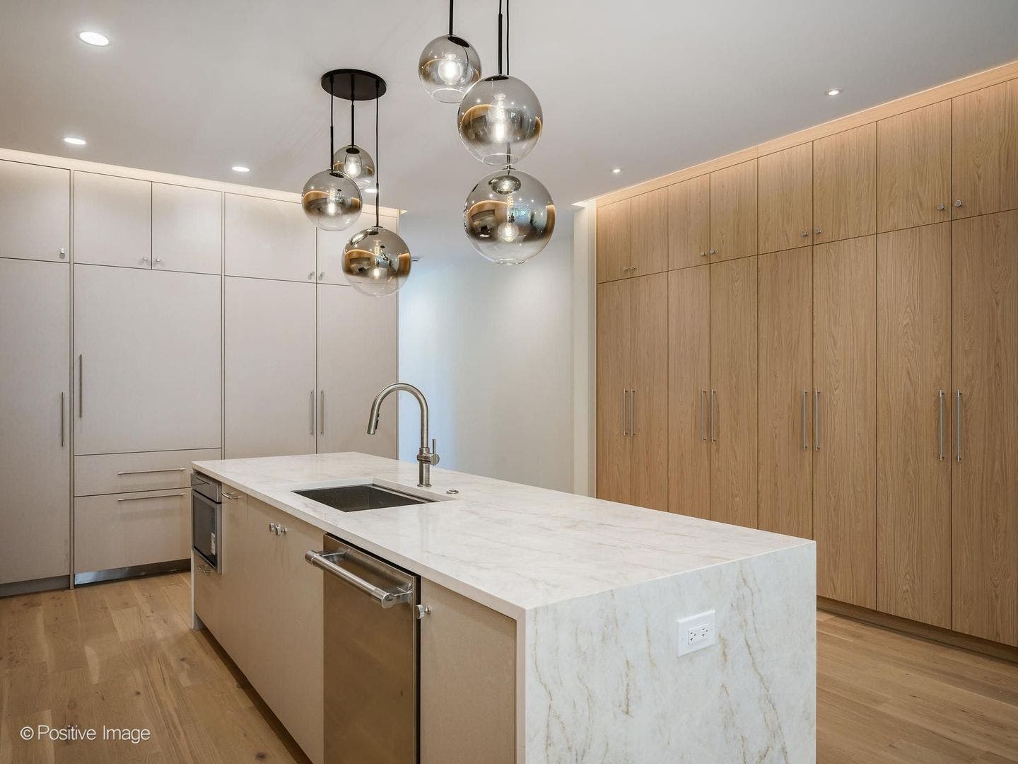 1951 W Dickens Avenue, #1, Chicago, IL 60614