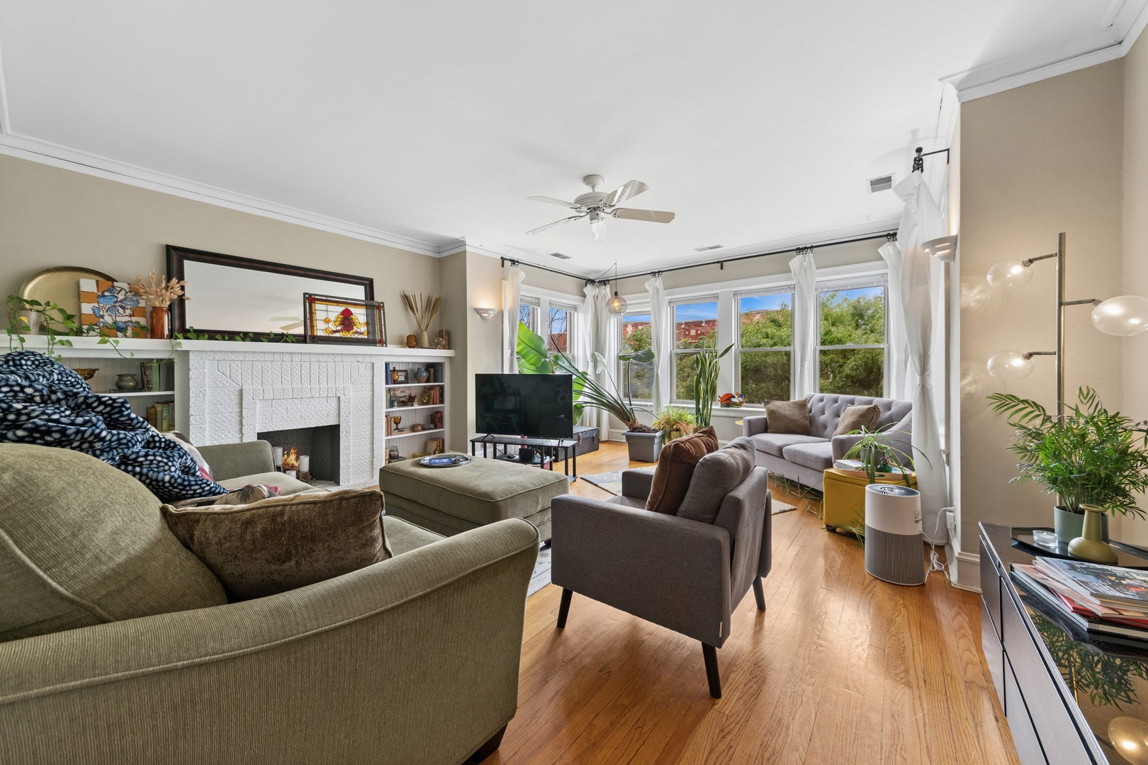 1723 W Foster Avenue, Chicago, IL 60640 1723 W Foster Avenue, Chicago, IL 60640