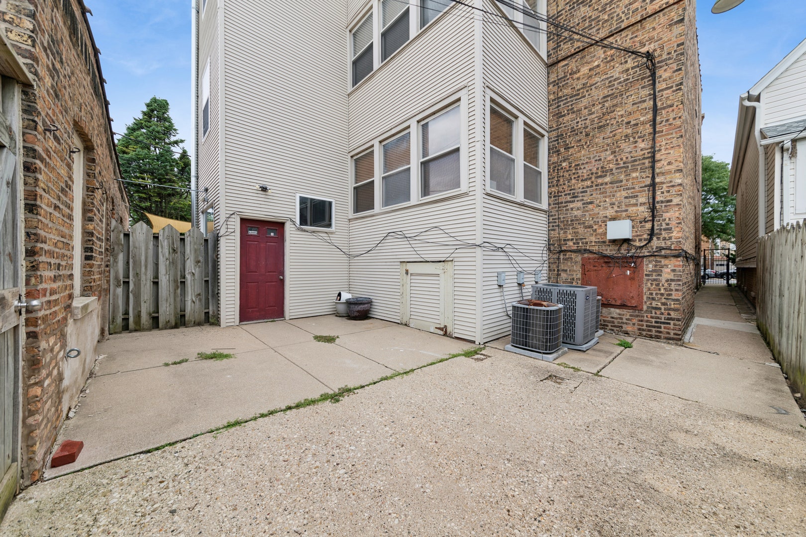 1723 W Foster Avenue, Chicago, IL 60640 1723 W Foster Avenue, Chicago, IL 60640