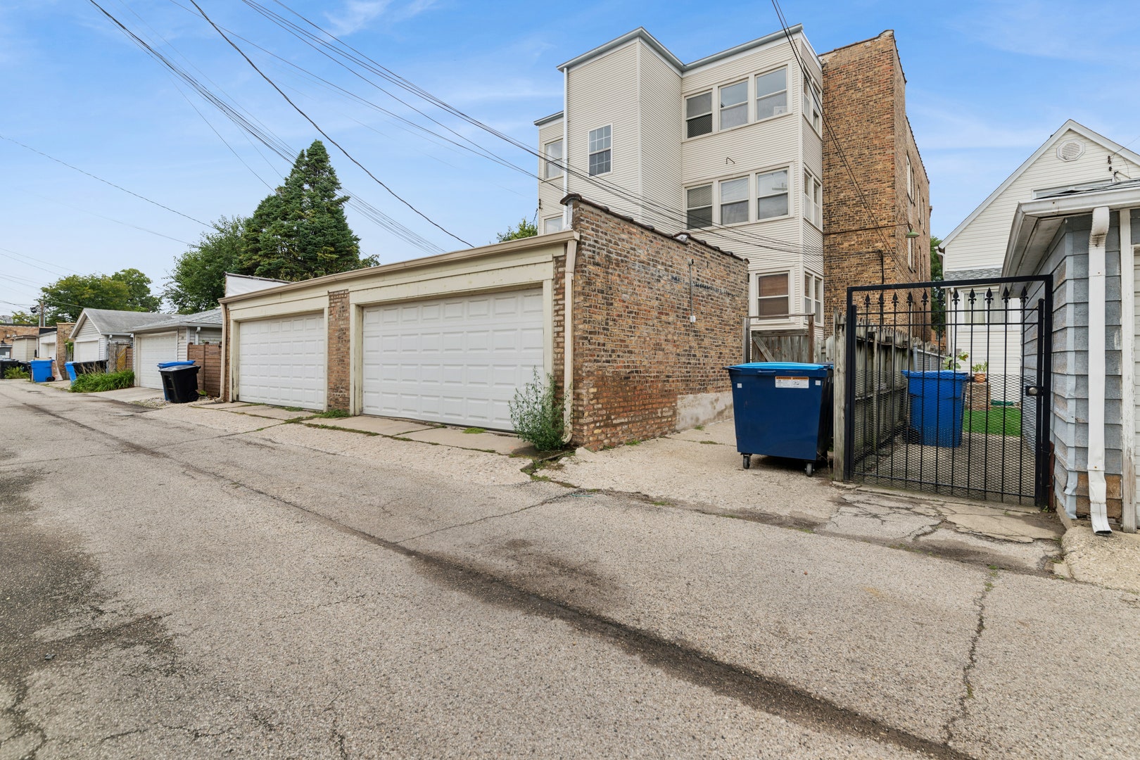 1723 W Foster Avenue, Chicago, IL 60640 1723 W Foster Avenue, Chicago, IL 60640