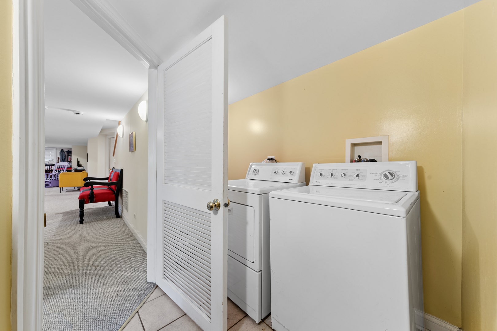 1723 W Foster Avenue, Chicago, IL 60640 1723 W Foster Avenue, Chicago, IL 60640