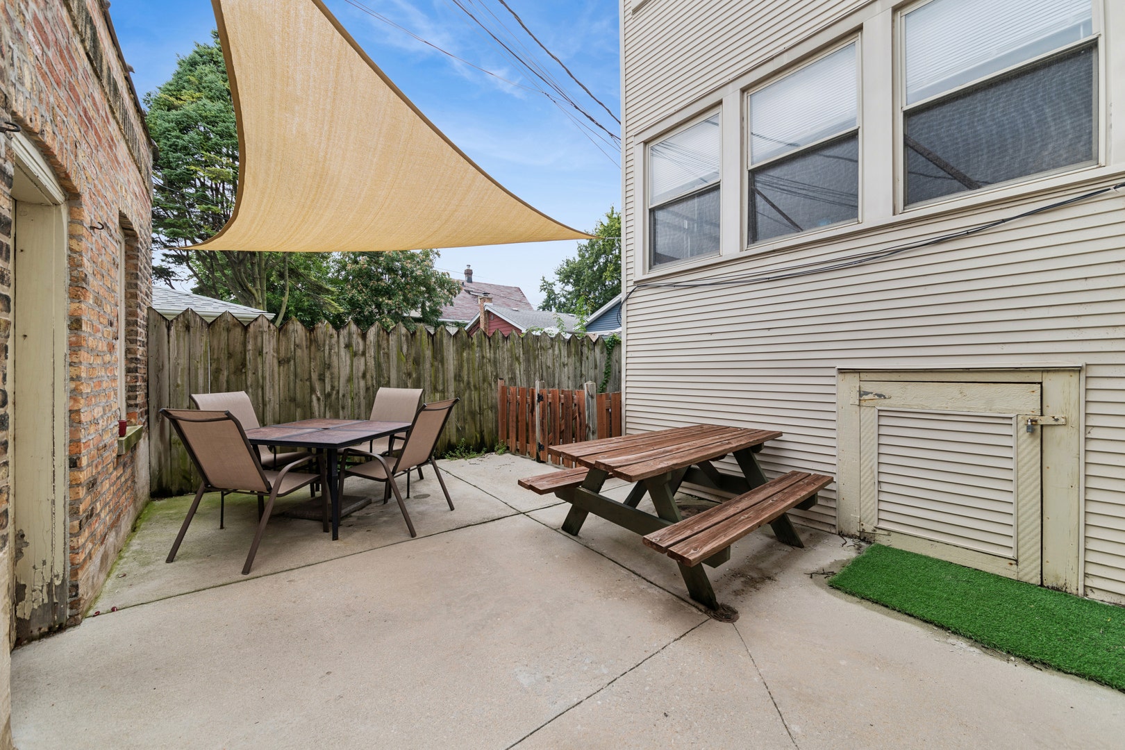 1723 W Foster Avenue, Chicago, IL 60640 1723 W Foster Avenue, Chicago, IL 60640