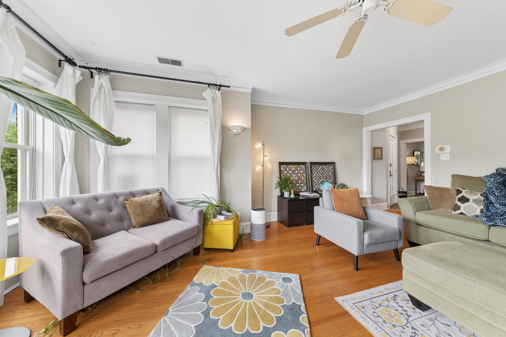 1723 W Foster Avenue, Chicago, IL 60640 1723 W Foster Avenue, Chicago, IL 60640