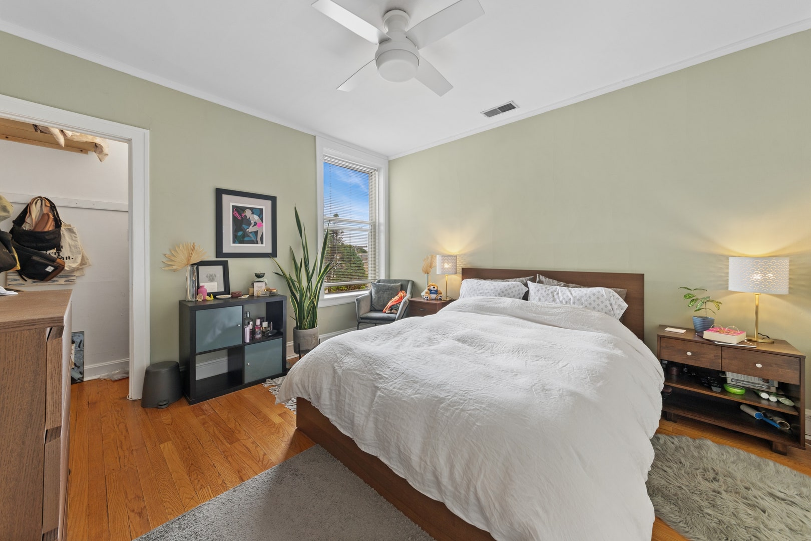 1723 W Foster Avenue, Chicago, IL 60640 1723 W Foster Avenue, Chicago, IL 60640