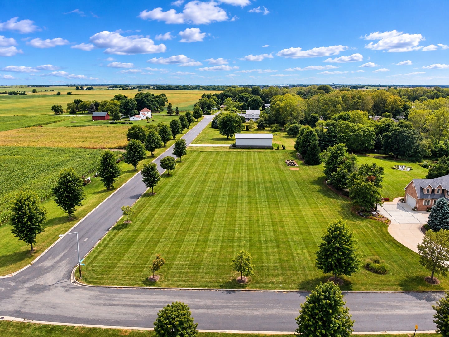 24238 S INDIAN Trail, Manhattan, IL 60442 24238 S INDIAN Trail, Manhattan, IL 60442