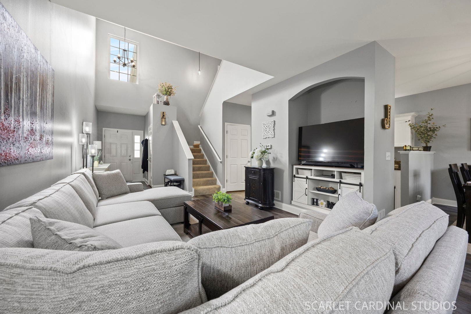 Recessed entertainment niche