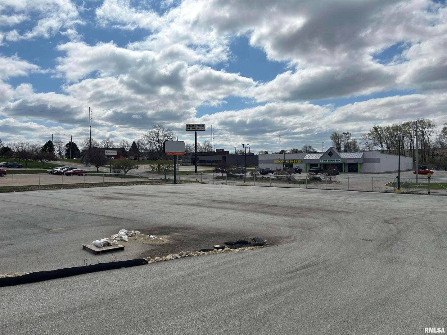 5120 N Brady Street, Davenport, IA 52806 5120 N Brady Street, Davenport, IA 52806