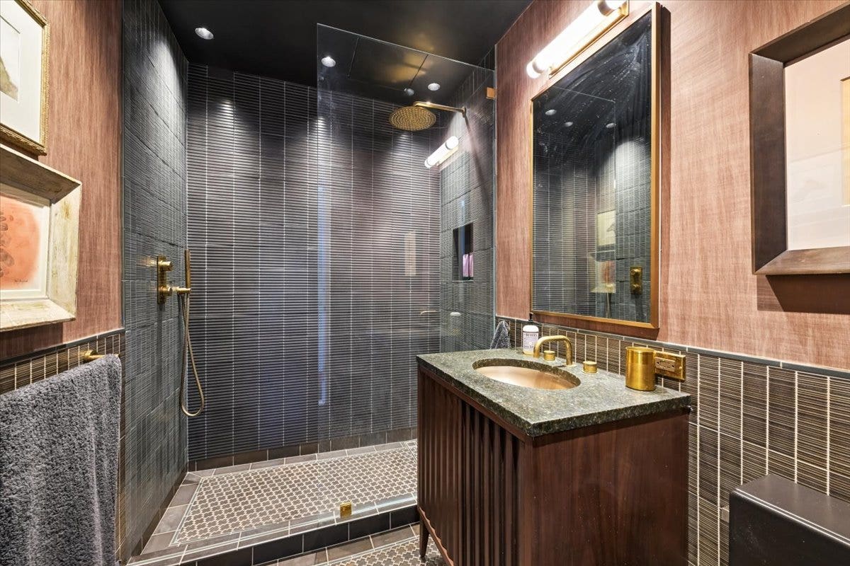 401 N Wabash Avenue, #38A, Chicago, IL 60611 401 N Wabash Avenue, #38A, Chicago, IL 60611