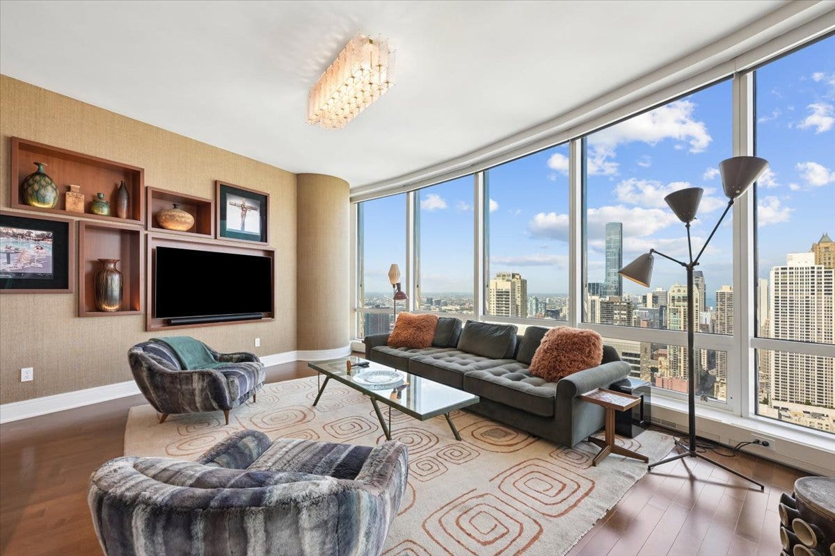 401 N Wabash Avenue, #38A, Chicago, IL 60611 401 N Wabash Avenue, #38A, Chicago, IL 60611