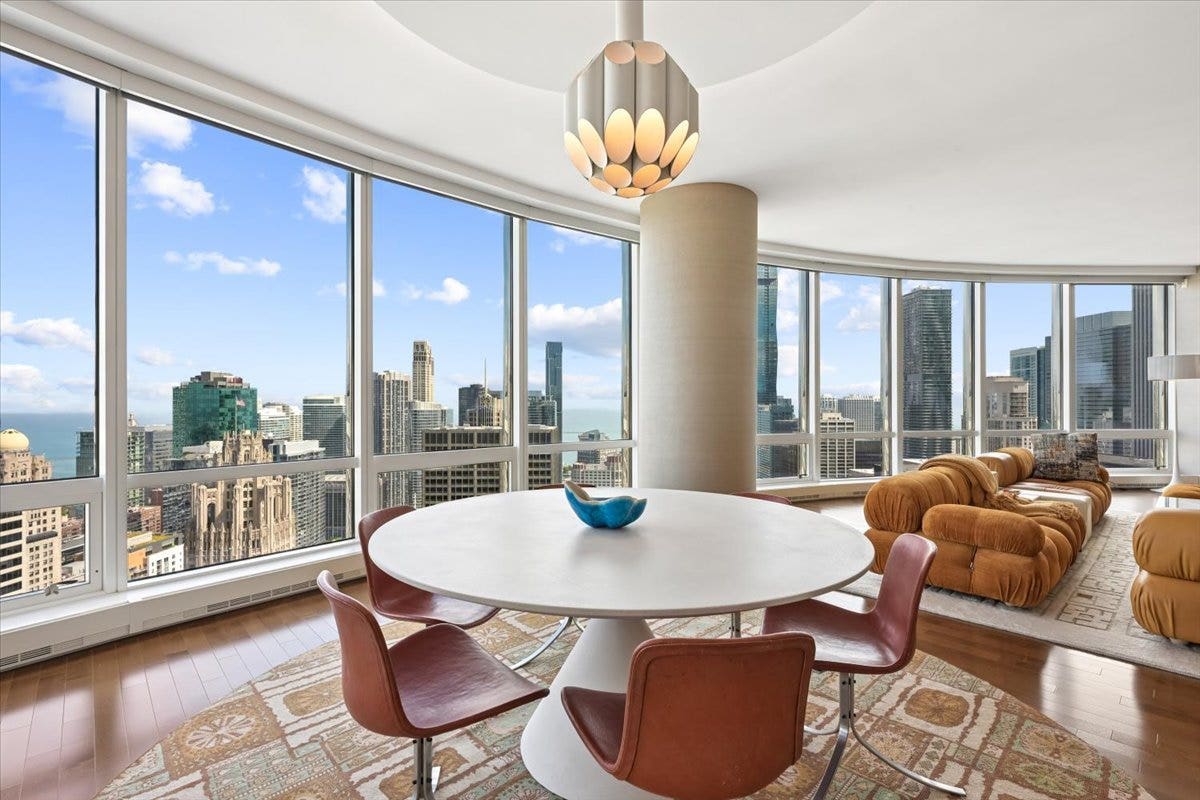 401 N Wabash Avenue, #38A, Chicago, IL 60611 401 N Wabash Avenue, #38A, Chicago, IL 60611