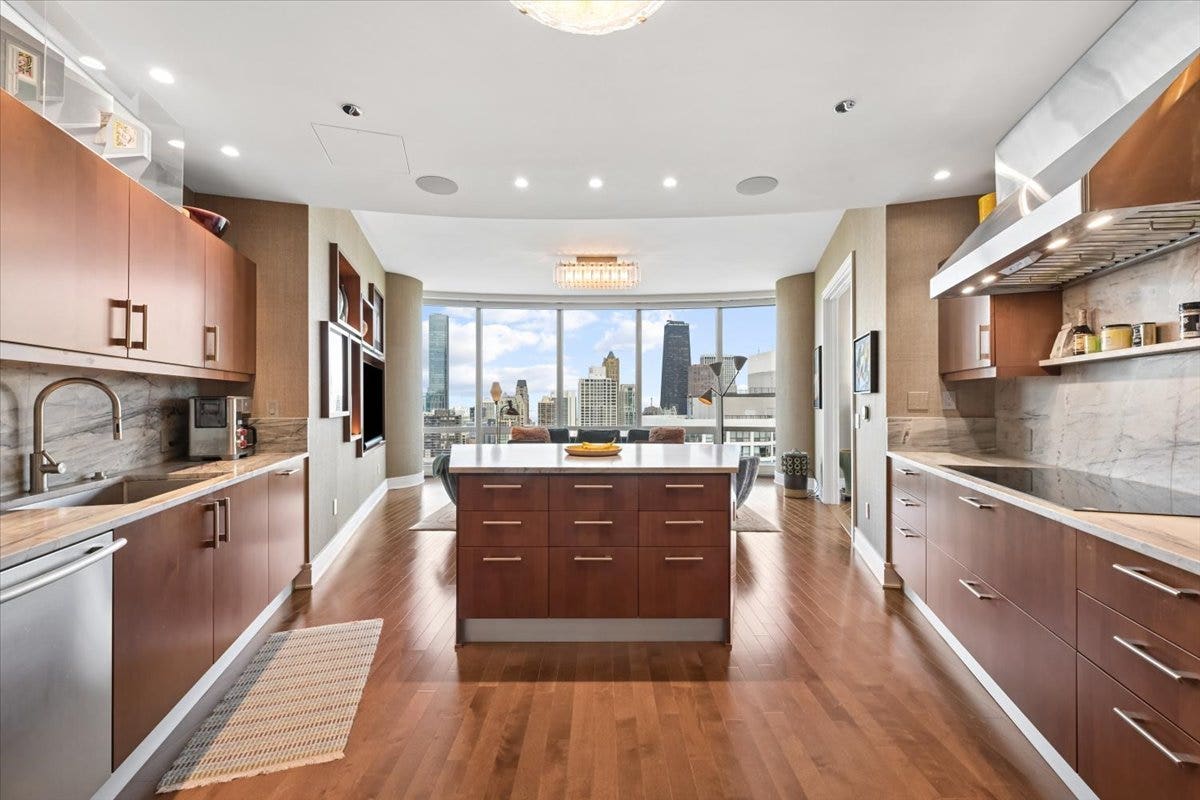 401 N Wabash Avenue, #38A, Chicago, IL 60611 401 N Wabash Avenue, #38A, Chicago, IL 60611