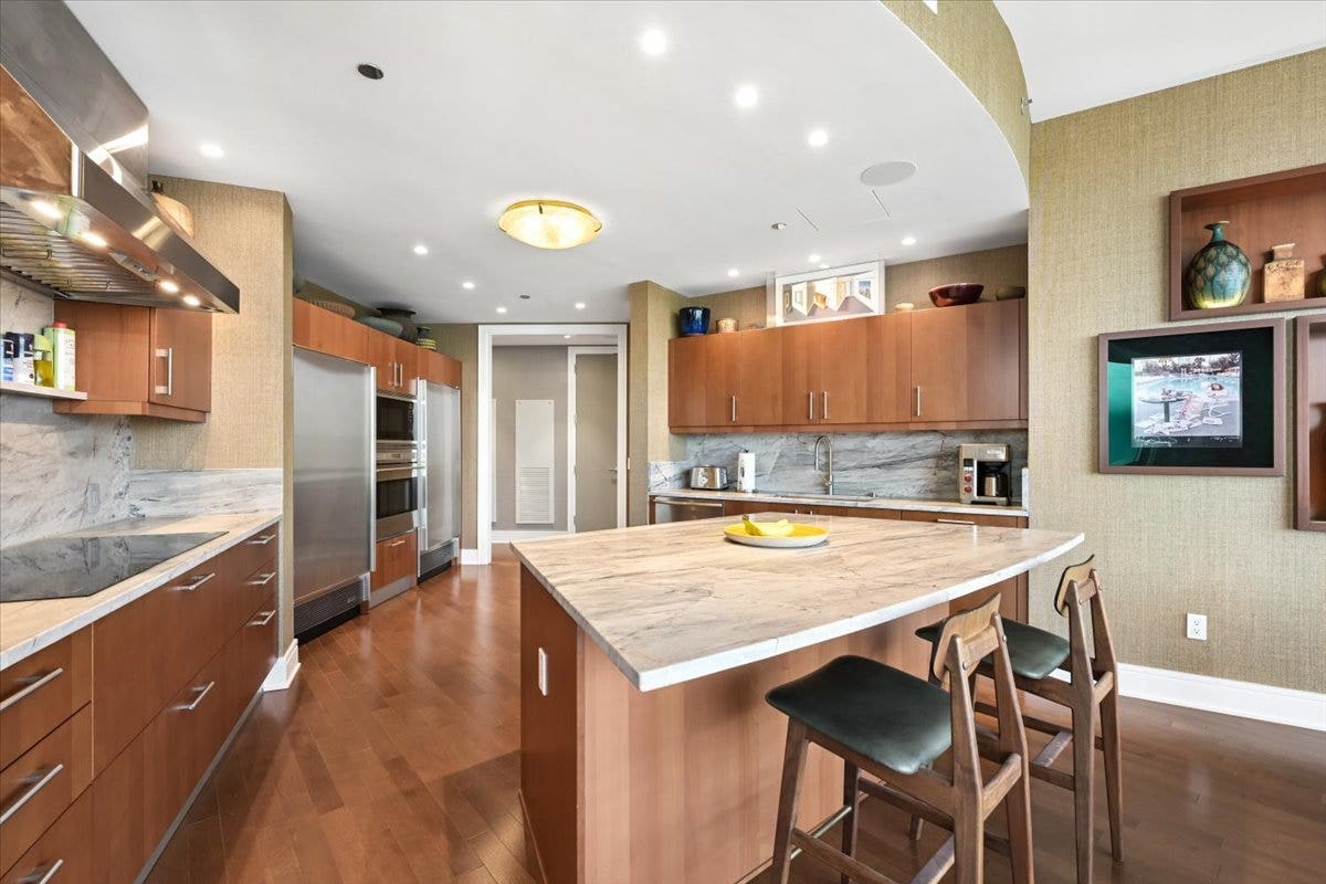 401 N Wabash Avenue, #38A, Chicago, IL 60611 401 N Wabash Avenue, #38A, Chicago, IL 60611