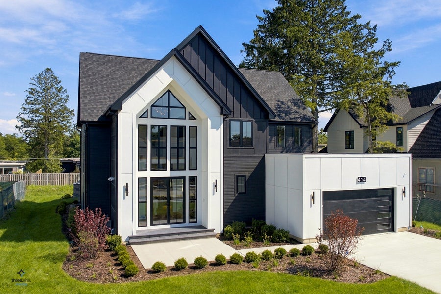 Property photo for 414 Forest Edge Drive, Glencoe, IL