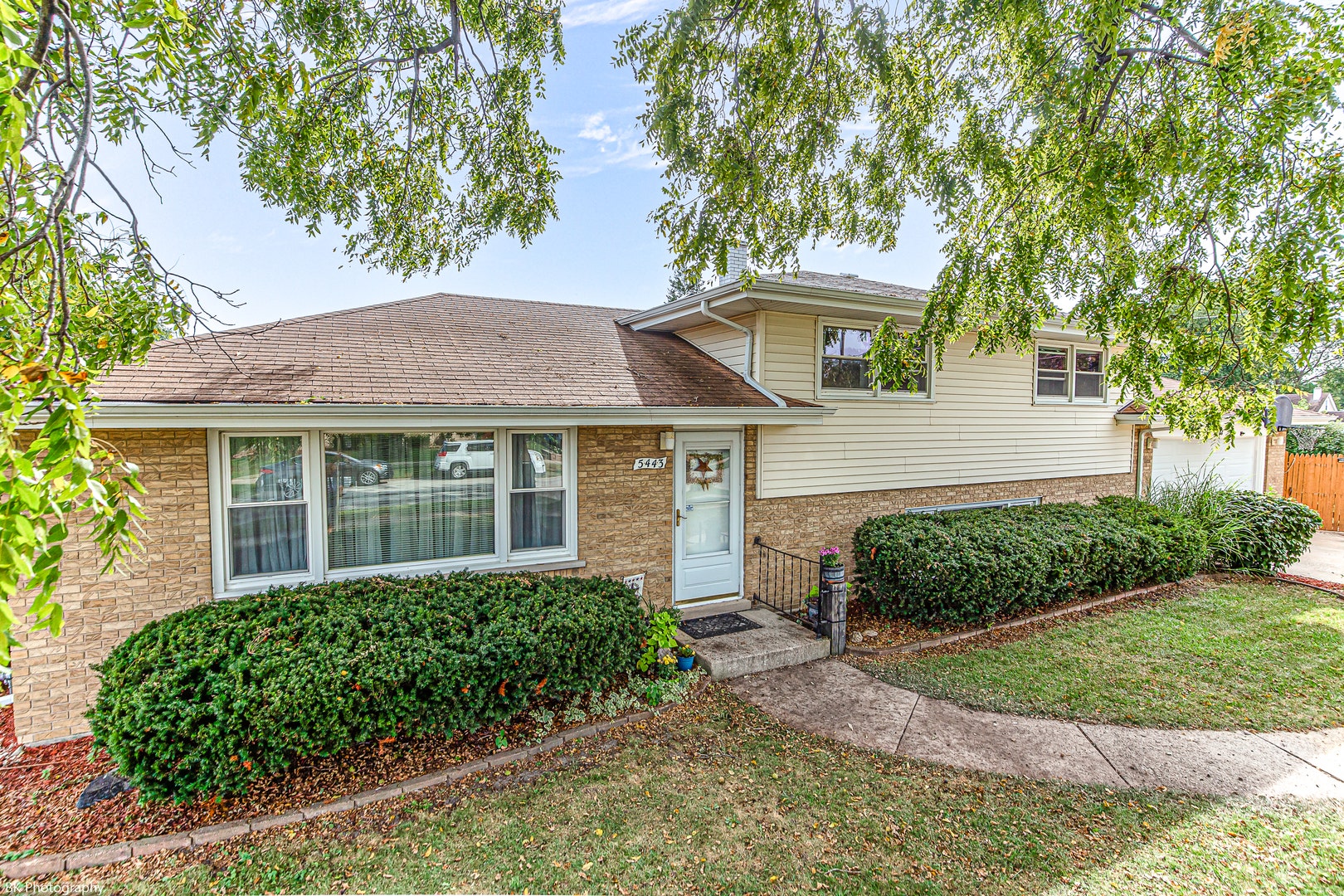 5443 W 83 Place, Burbank, IL 60459 5443 W 83 Place, Burbank, IL 60459