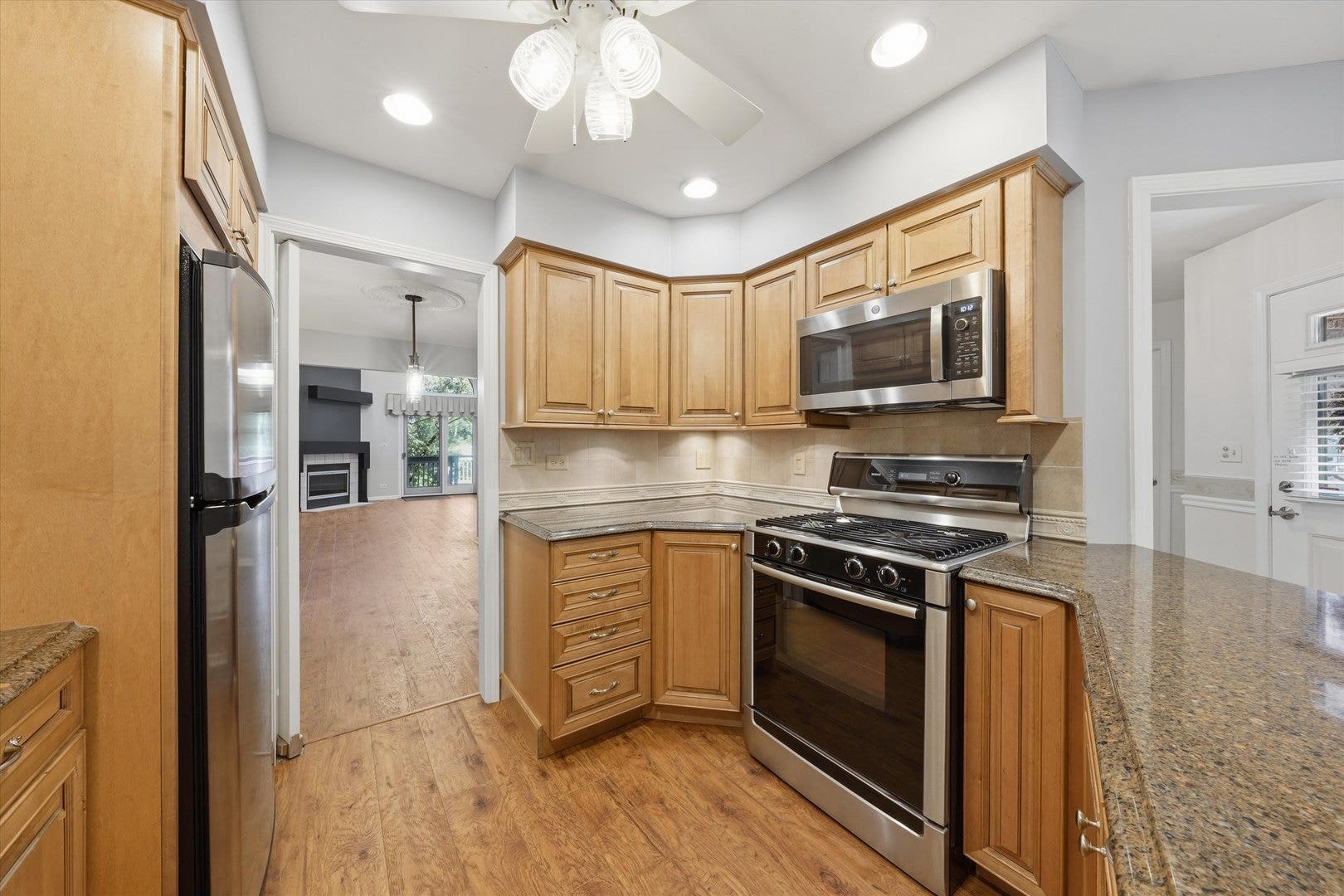 14303 Crystal Tree Drive, Orland Park, IL 60462 14303 Crystal Tree Drive, Orland Park, IL 60462