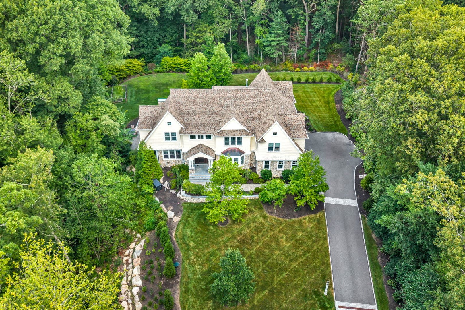 25 Holly Circle, Weston, MA 02493