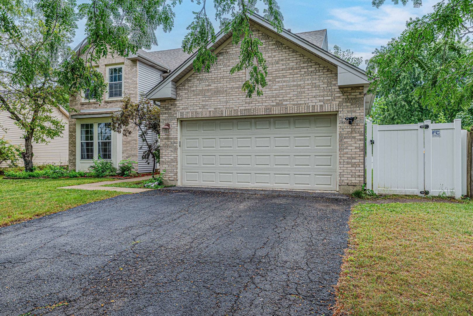 1449 Eliot Trail, Elgin, IL 60120