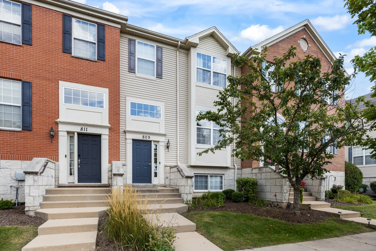 809 Brodhead Drive, Aurora, IL 60504 809 Brodhead Drive, Aurora, IL 60504