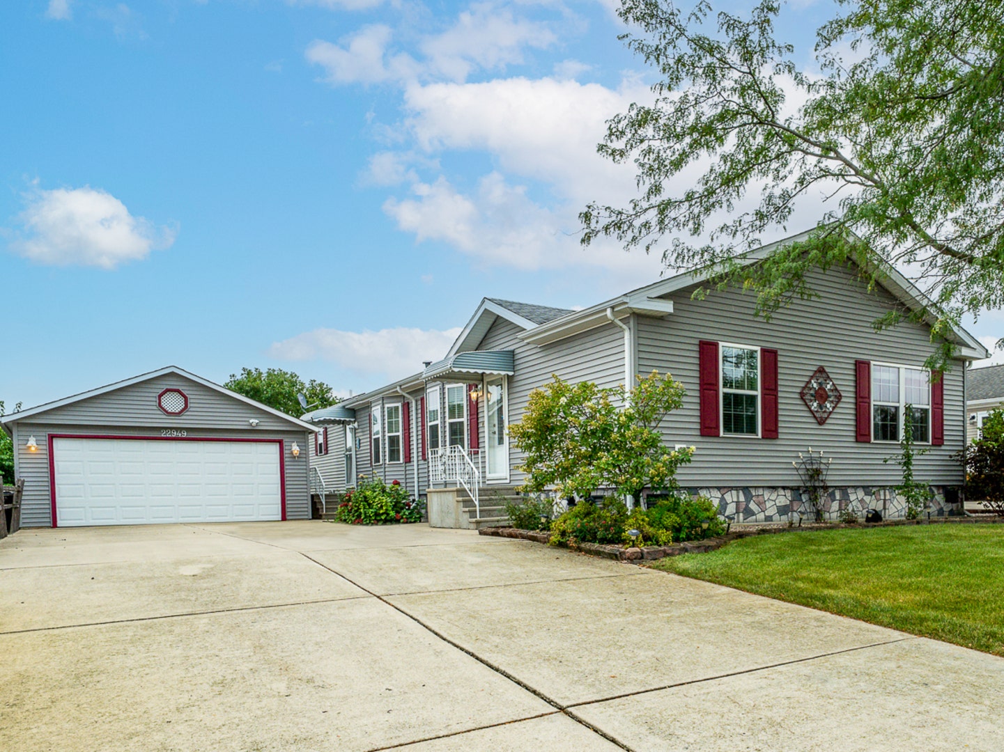 22949 S Glen Eagle Drive, Frankfort, IL 60423 22949 S Glen Eagle Drive, Frankfort, IL 60423