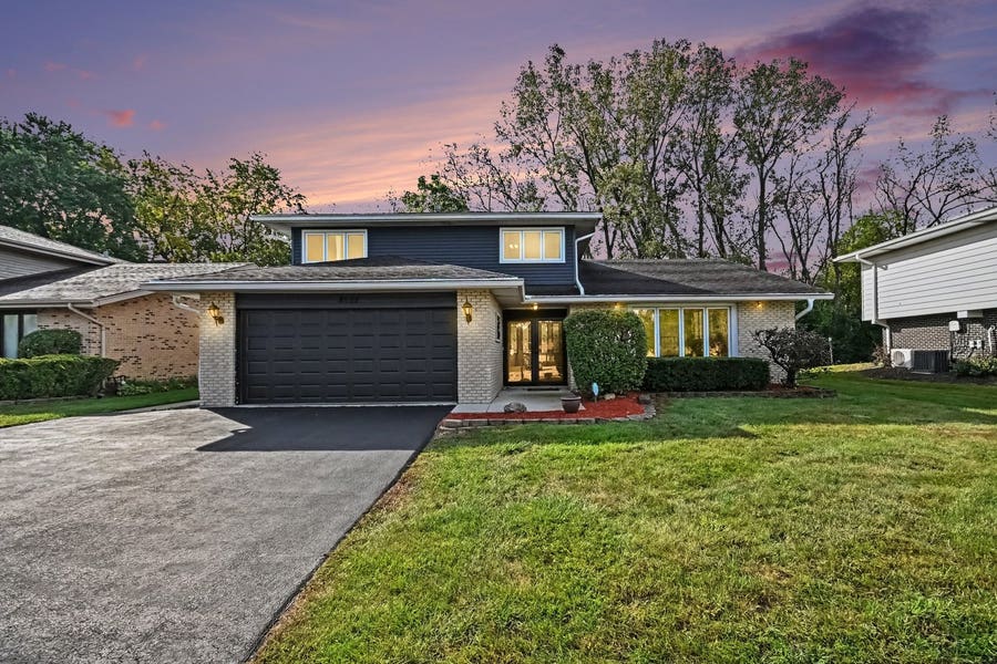 Property photo for 8533 W Sun Valley Drive, Palos Hills, IL