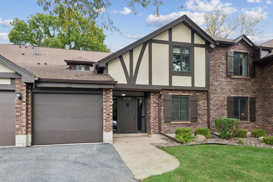 Property photo for 8220 Mulberry Court, #7B, Palos Hills, IL