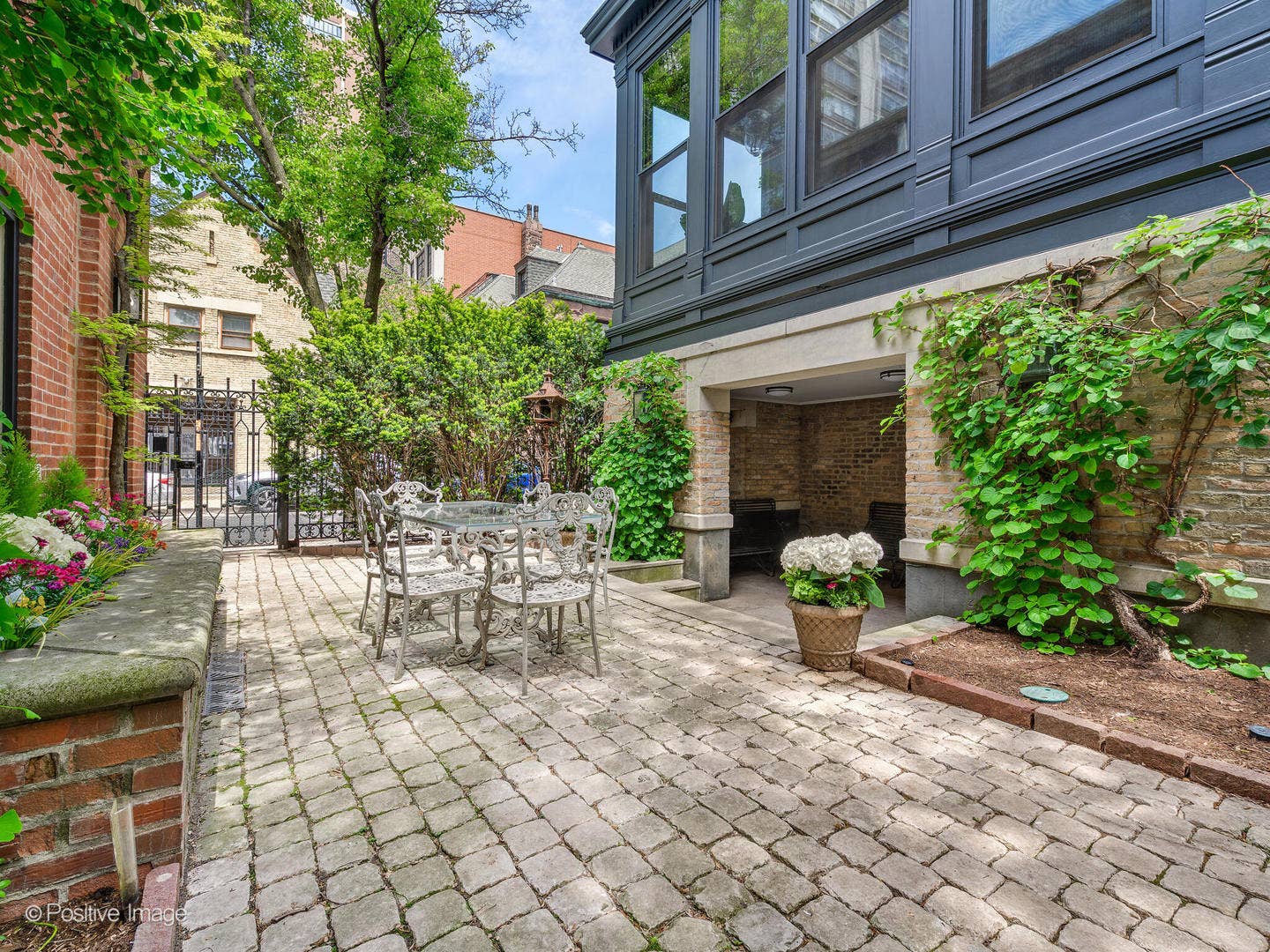1454 N Dearborn Street, Chicago, IL 60610