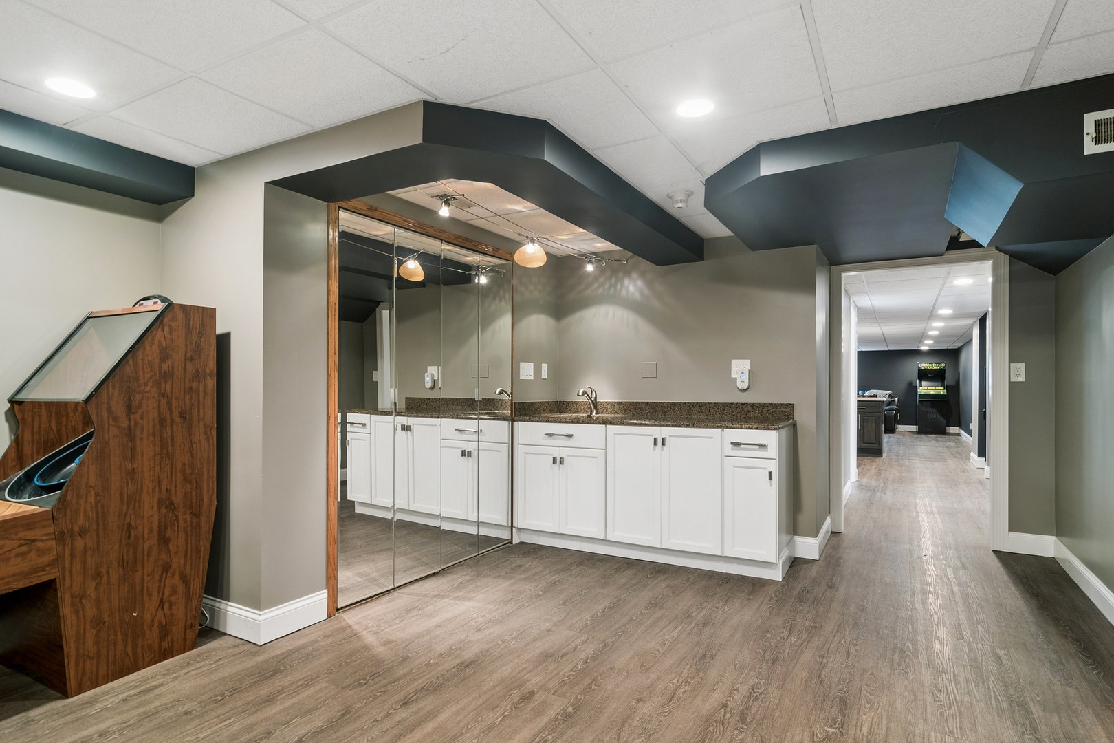 21680 Cambridge Drive, Kildeer, IL 60047 21680 Cambridge Drive, Kildeer, IL 60047
