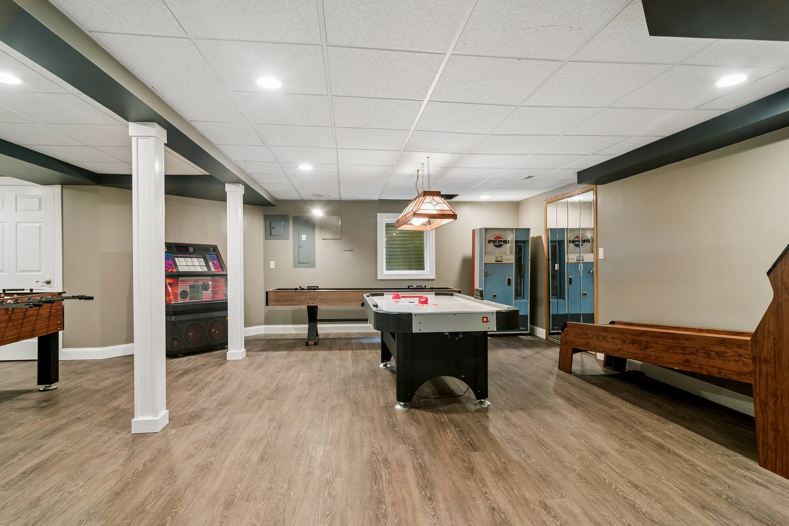 21680 Cambridge Drive, Kildeer, IL 60047 21680 Cambridge Drive, Kildeer, IL 60047