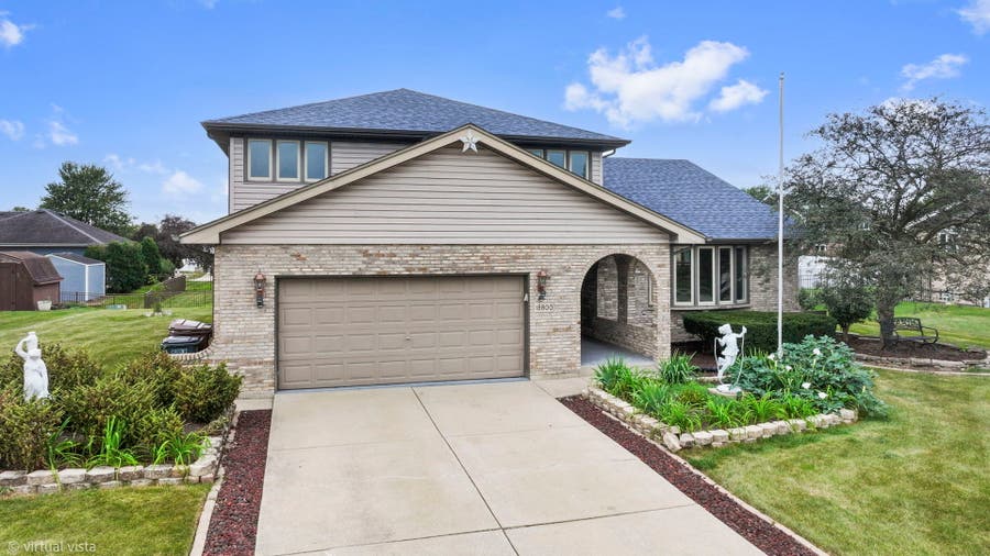 Property photo for 18800 Dickens Drive, Mokena, IL