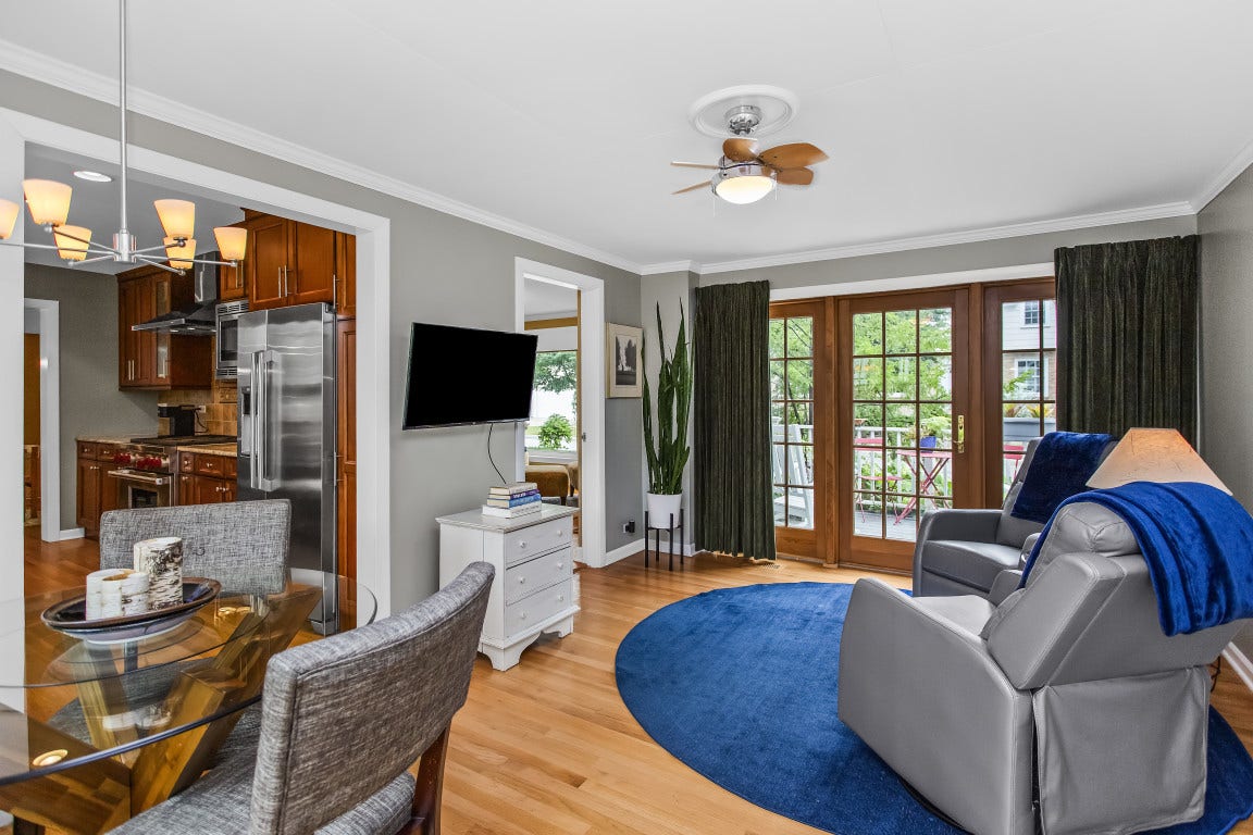 2761 Lincolnwood Drive, Evanston, IL 60201 2761 Lincolnwood Drive, Evanston, IL 60201