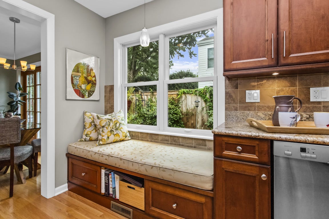 2761 Lincolnwood Drive, Evanston, IL 60201 2761 Lincolnwood Drive, Evanston, IL 60201