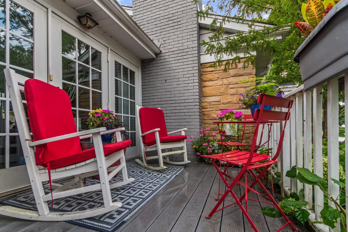 2761 Lincolnwood Drive, Evanston, IL 60201 2761 Lincolnwood Drive, Evanston, IL 60201