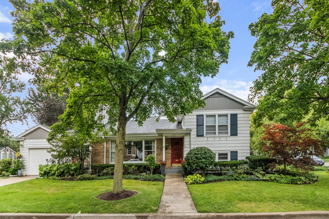2761 Lincolnwood Drive, Evanston, IL 60201 2761 Lincolnwood Drive, Evanston, IL 60201