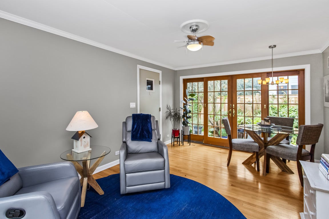 2761 Lincolnwood Drive, Evanston, IL 60201 2761 Lincolnwood Drive, Evanston, IL 60201