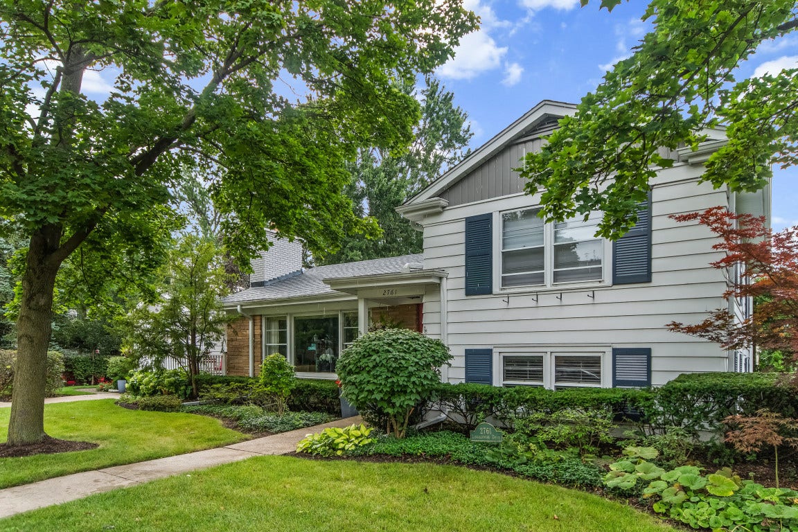 2761 Lincolnwood Drive, Evanston, IL 60201 2761 Lincolnwood Drive, Evanston, IL 60201