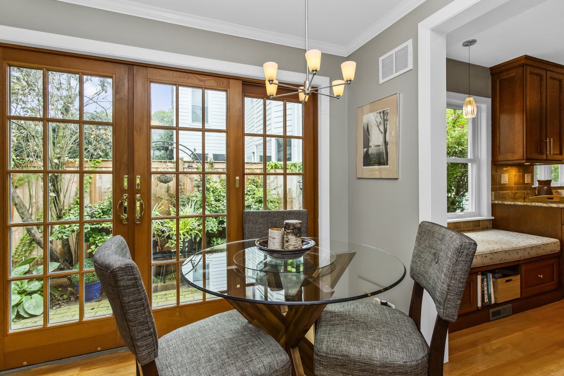 2761 Lincolnwood Drive, Evanston, IL 60201 2761 Lincolnwood Drive, Evanston, IL 60201