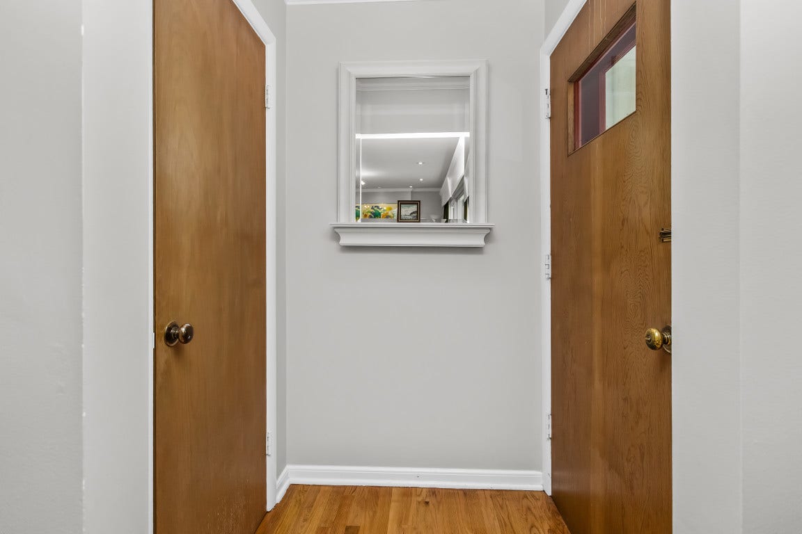 2761 Lincolnwood Drive, Evanston, IL 60201 2761 Lincolnwood Drive, Evanston, IL 60201