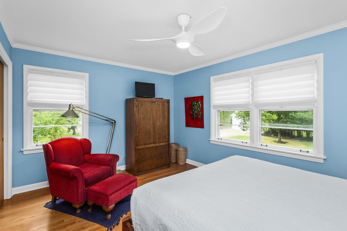 2761 Lincolnwood Drive, Evanston, IL 60201 2761 Lincolnwood Drive, Evanston, IL 60201